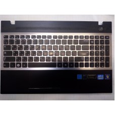 Палмрест верхняя часть корпуса c клавиатурой для ноутбука SamsungNP300V5A, NP305V5A партномера BA75-