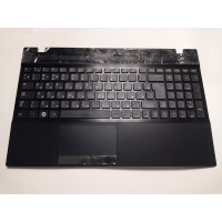 Палмрест-топкейс верхняя часть корпуса c клавиатурой для ноутбука Samsung  NP300V5A, NP305V5A чёрный