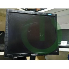 Монитор 19 Samsung 960BF (1280x1024, TN, 300 кд/м2, 700:1, 4 мс, 160°/160°, VGA)